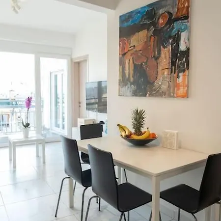 Queens * テッサロニキ